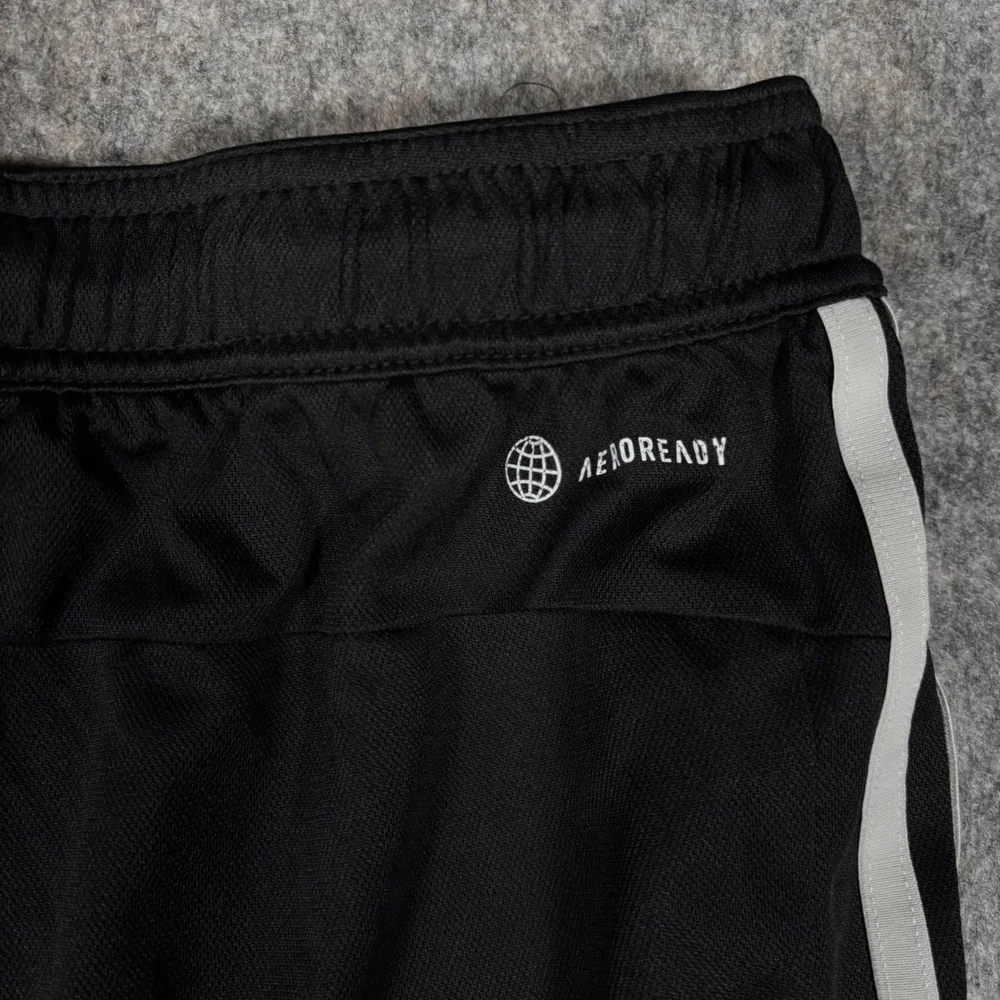Adidas Aeroready Shorts Mens M Black‎ Gym Training 3-Stripe Zipper Pockets B8243